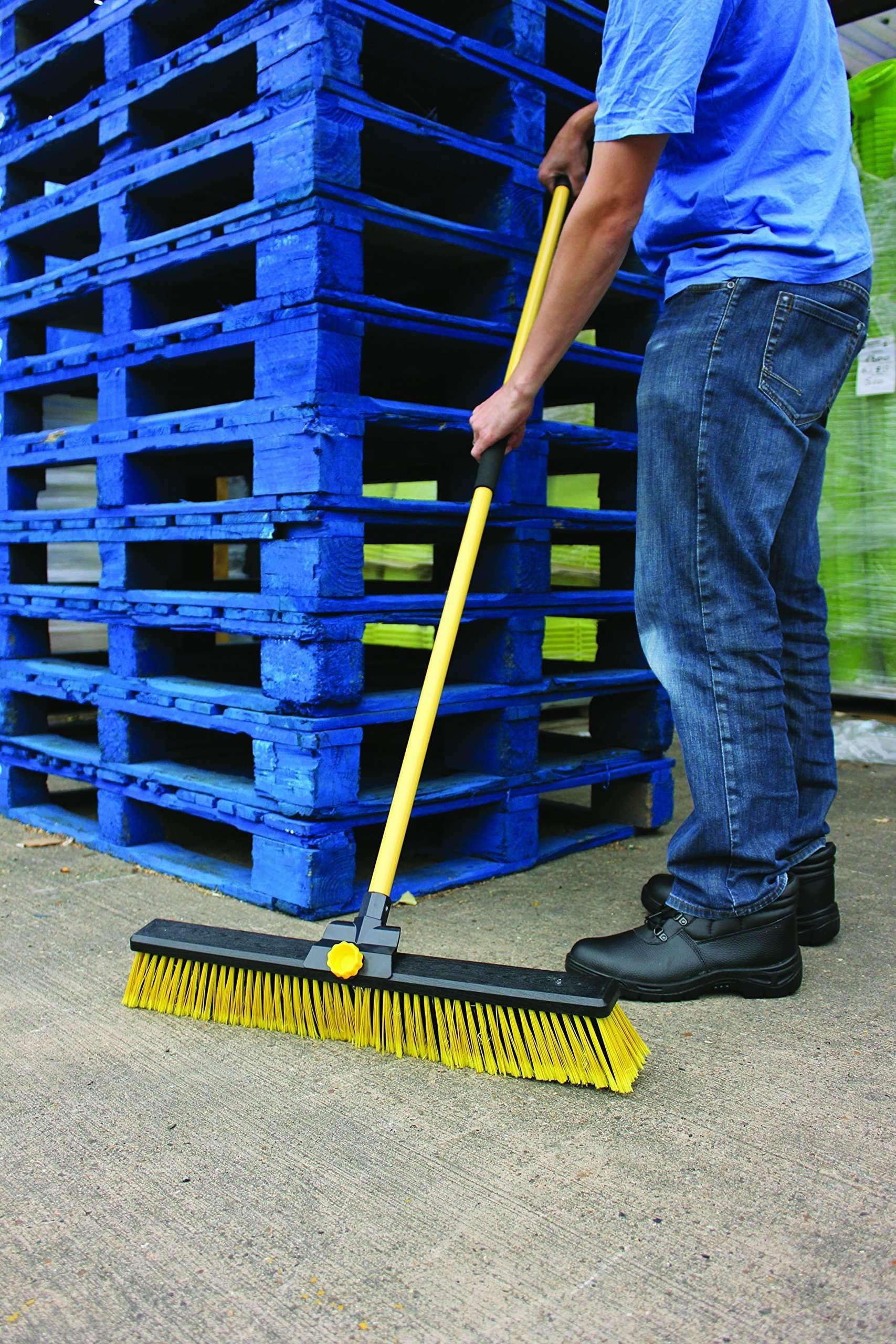 24 Bentley Bulldozer Broom with Clipped Handle 3 Charles Bentley Bulldozer Heavy Duty Broom with Handle, 24 Inch (610mm)