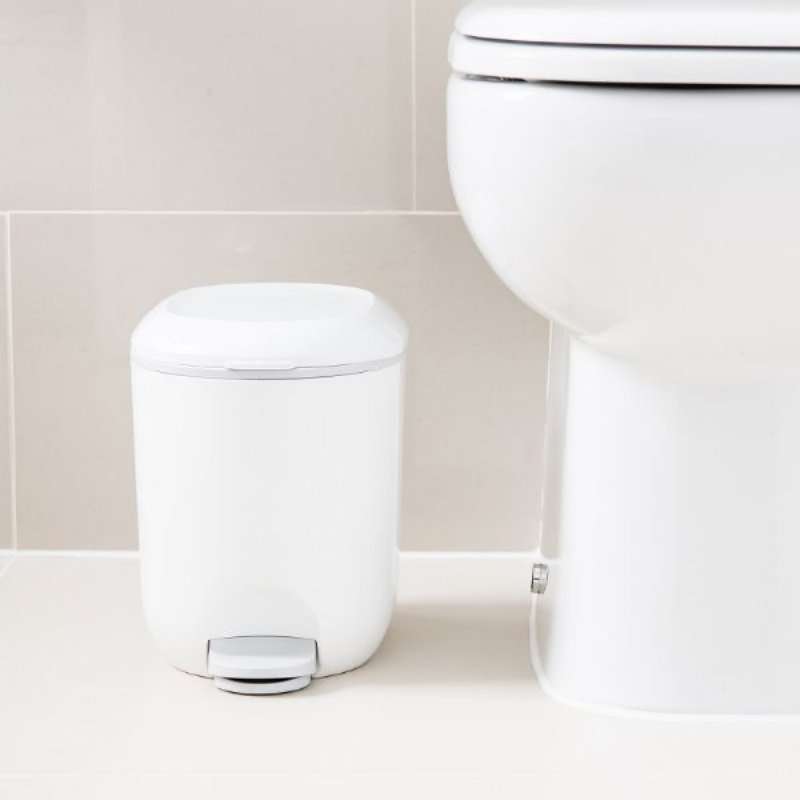 Addis Bathroom Pedal Bin, White/Metallic