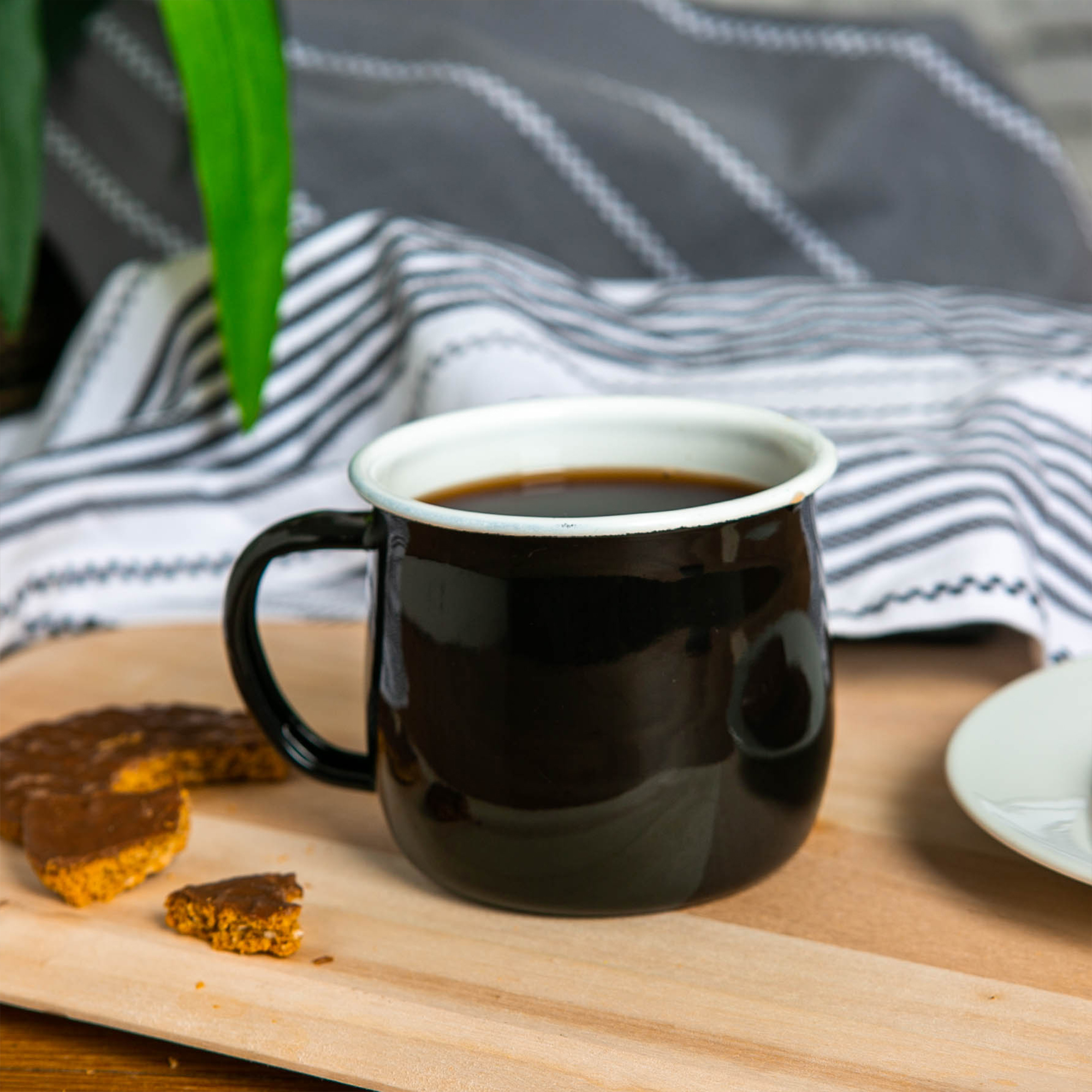 Rinkit Enamel Belly Mug Black / White - 375ml 1 Enamel Belly Mug 375ml, Black with White Rim