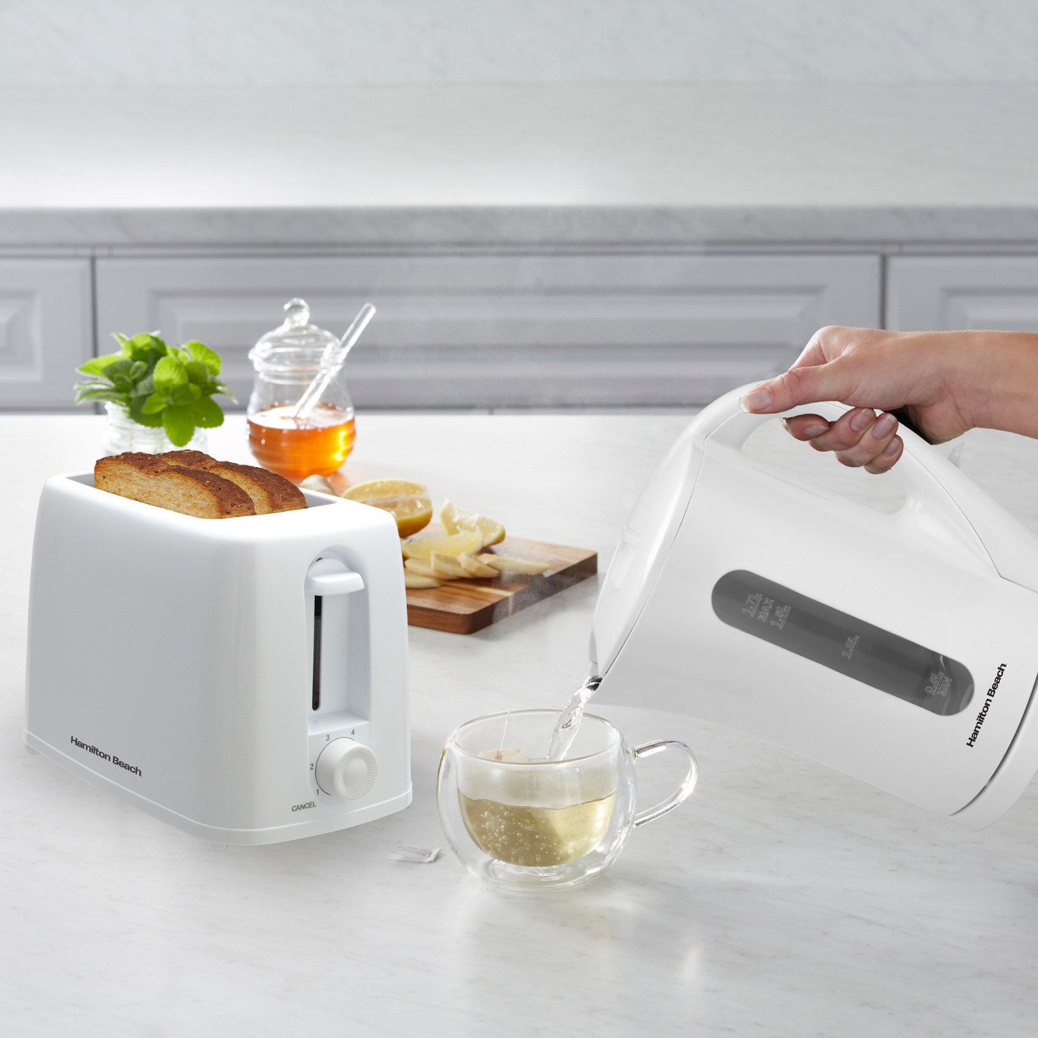 HB1116W Hamilton Beach Essential Plastic 2 slice Toaster White