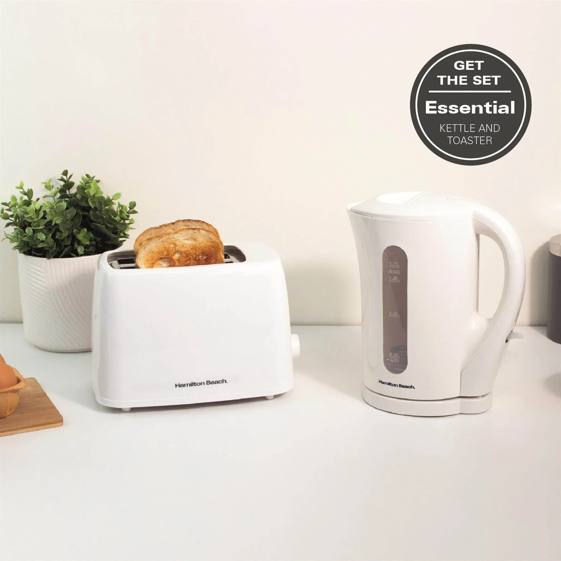 HB1116C-9 Hamilton Beach Essential 2-Slice Toaster 650W with Wide Slots, Removable Crumb Tray & Cord Storage, Cream
