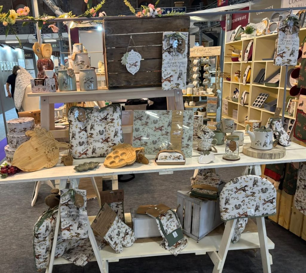 Cooksmart woodland collection of tins, mugs, textiles and boards